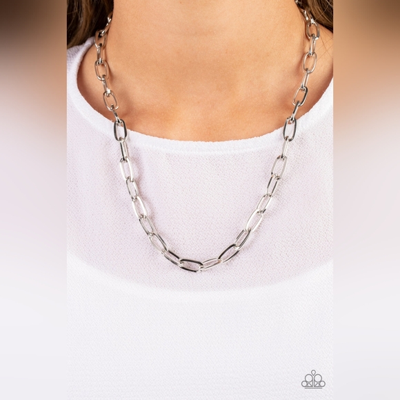 Boston Backdrop Necklace - Picture 1 of 3